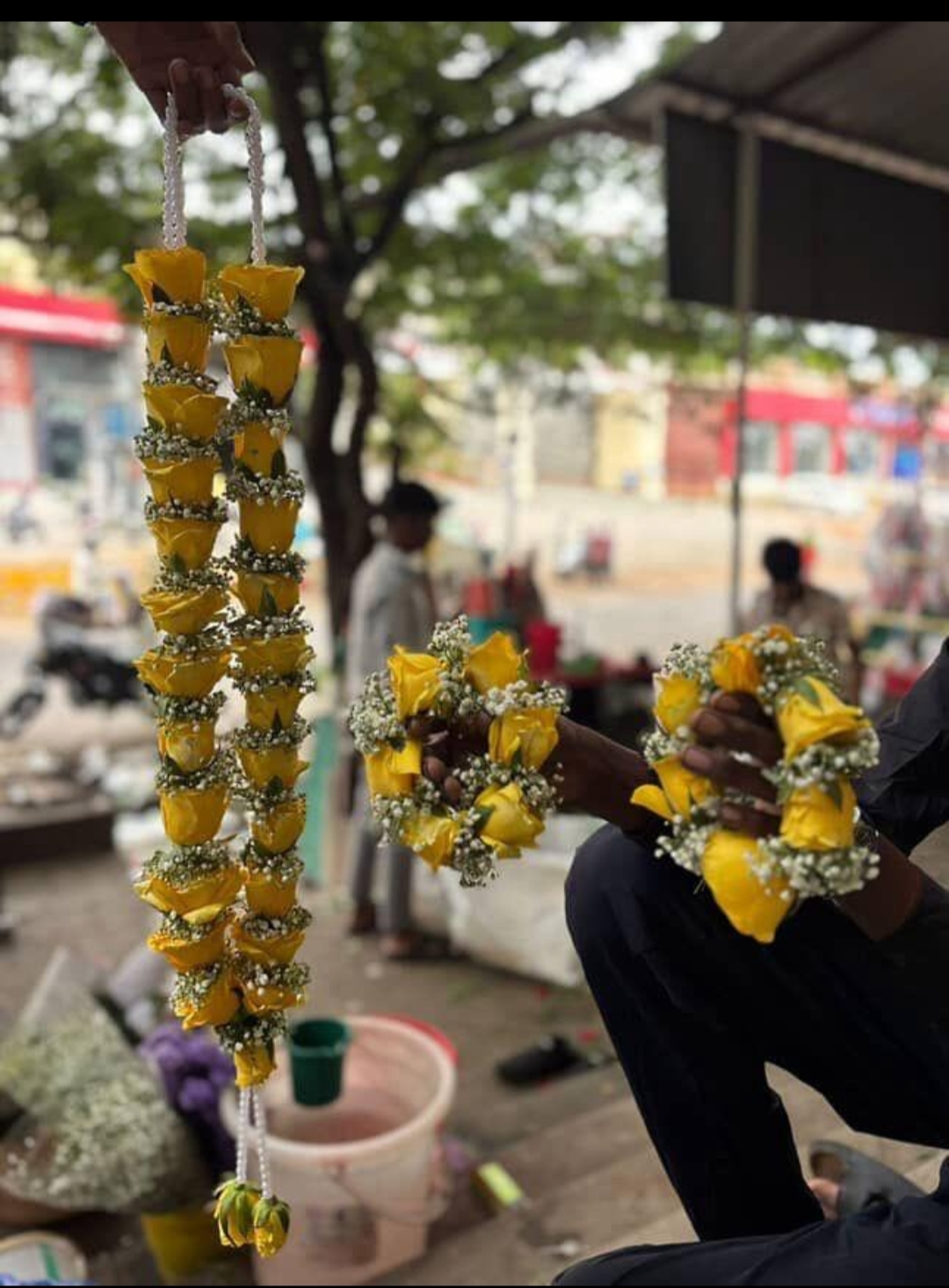 Yellow Rose Engagement Set by Afroz Florist Hyderabad